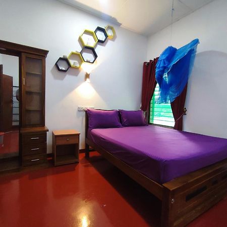 Breeze Guest House Trincomalee Extérieur photo